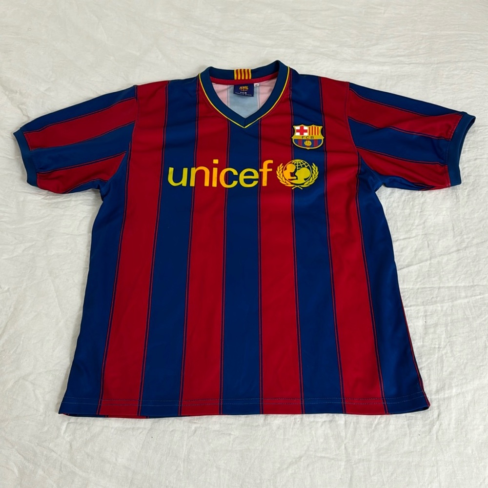 Lionel Messi FC Barcelona jersey. Listed as M but fits like a Small. No holes.